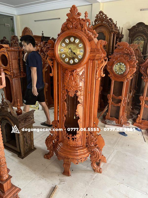 Đồng hồ Hoàng Gia - Mặt Quỷ gỗ Hương Đá cao 2m 5 Đồng hồ Hoàng Gia – Mặt Quỷ gỗ Hương Đá cao 2m