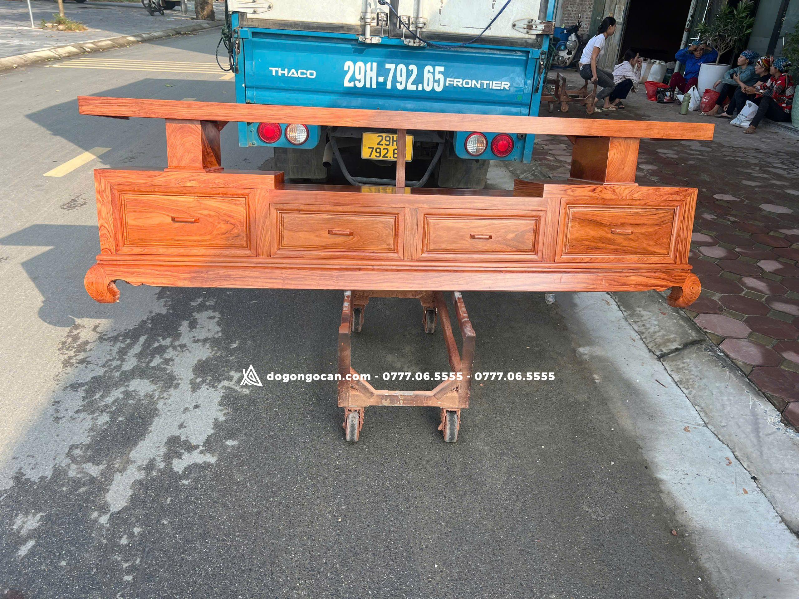 Kệ tivi gỗ tự nhiên sofa dễ lau chùi gỗ hương đá nam phi 2m4 4 Kệ tivi gỗ tự nhiên sofa dễ lau chùi gỗ hương đá nam phi 2m4