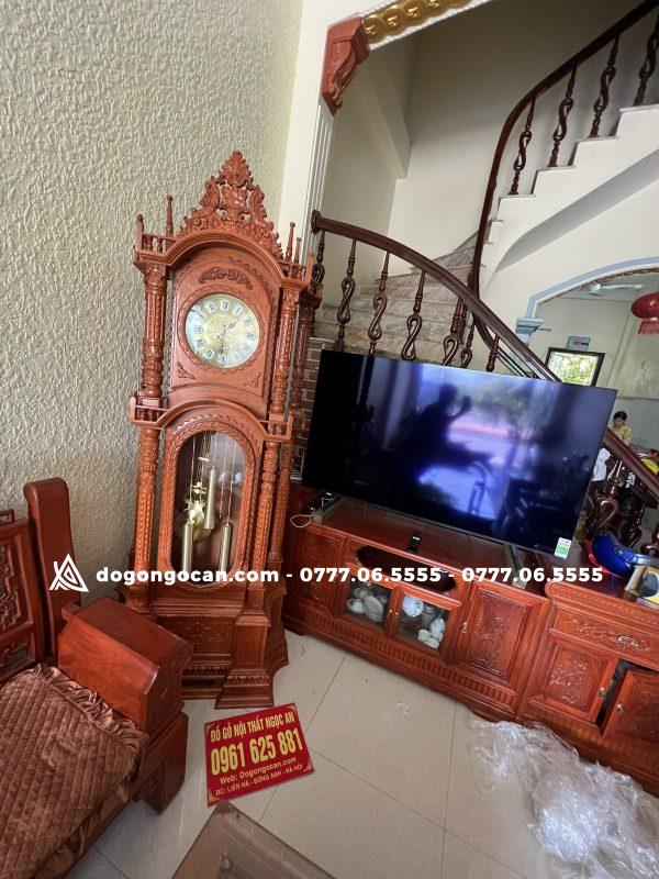 Đồng hồ gỗ đứng giá rẻ gỗ hương đá 4 Đồng hồ gỗ hương đá tự nhiên máy điện tử mẫu đẹp 2023