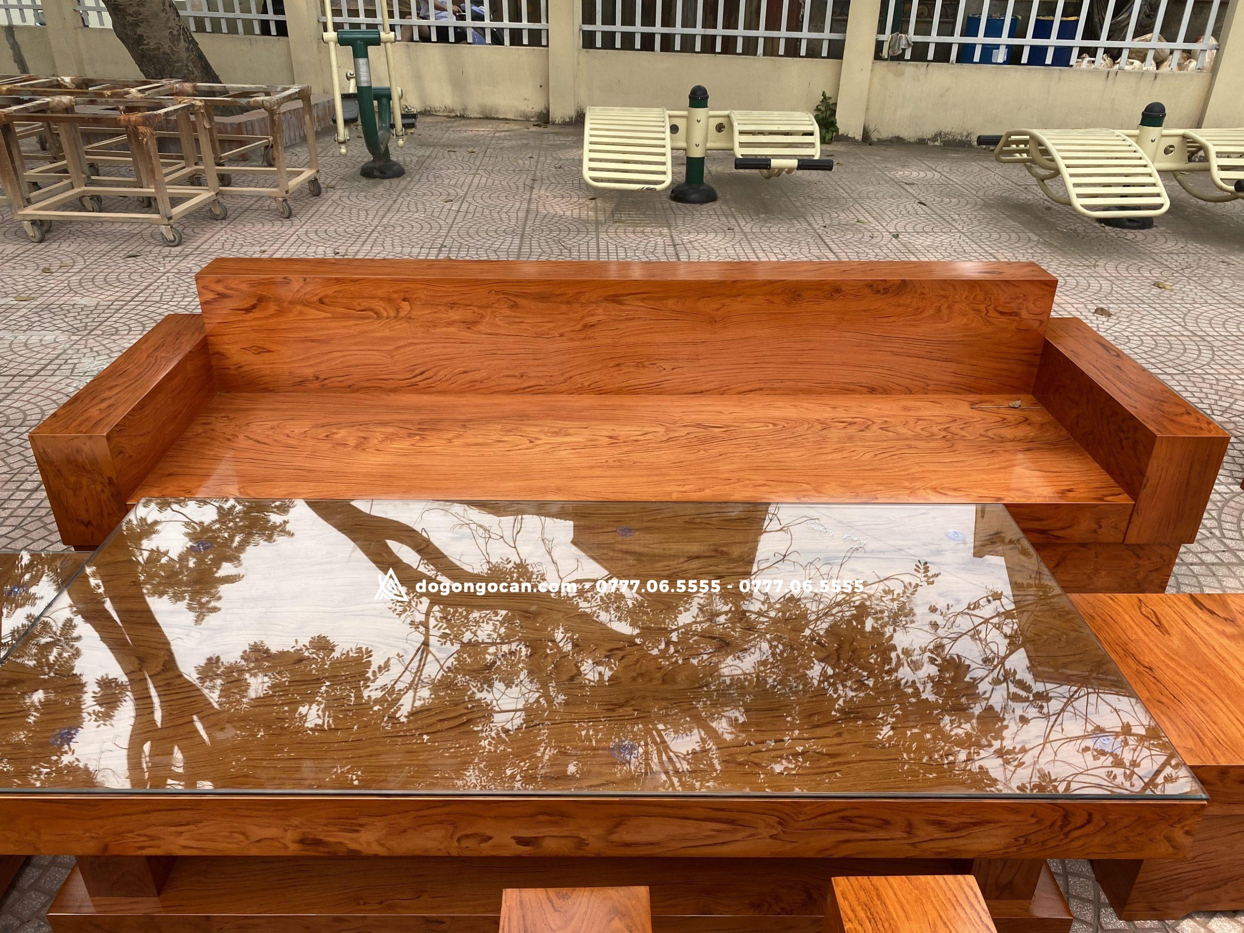 Bộ bàn ghế phòng khách sofa đối gỗ hương đá nam phi đóng hộp 7 Bộ bàn ghế phòng khách sofa đối gỗ hương đá nam phi đóng hộp