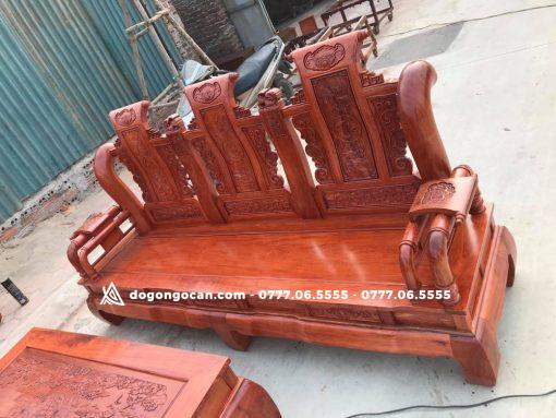 Bộ bàn ghế tần thủy hoàng gỗ Hương Đá cột 12 liền – yếm liền