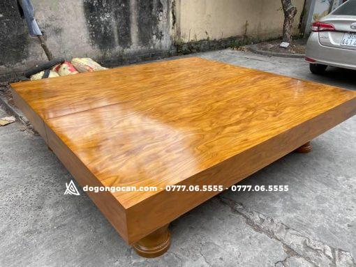 Bộ chiếu ngựa gỗ cẩm vàng đóng hộp
