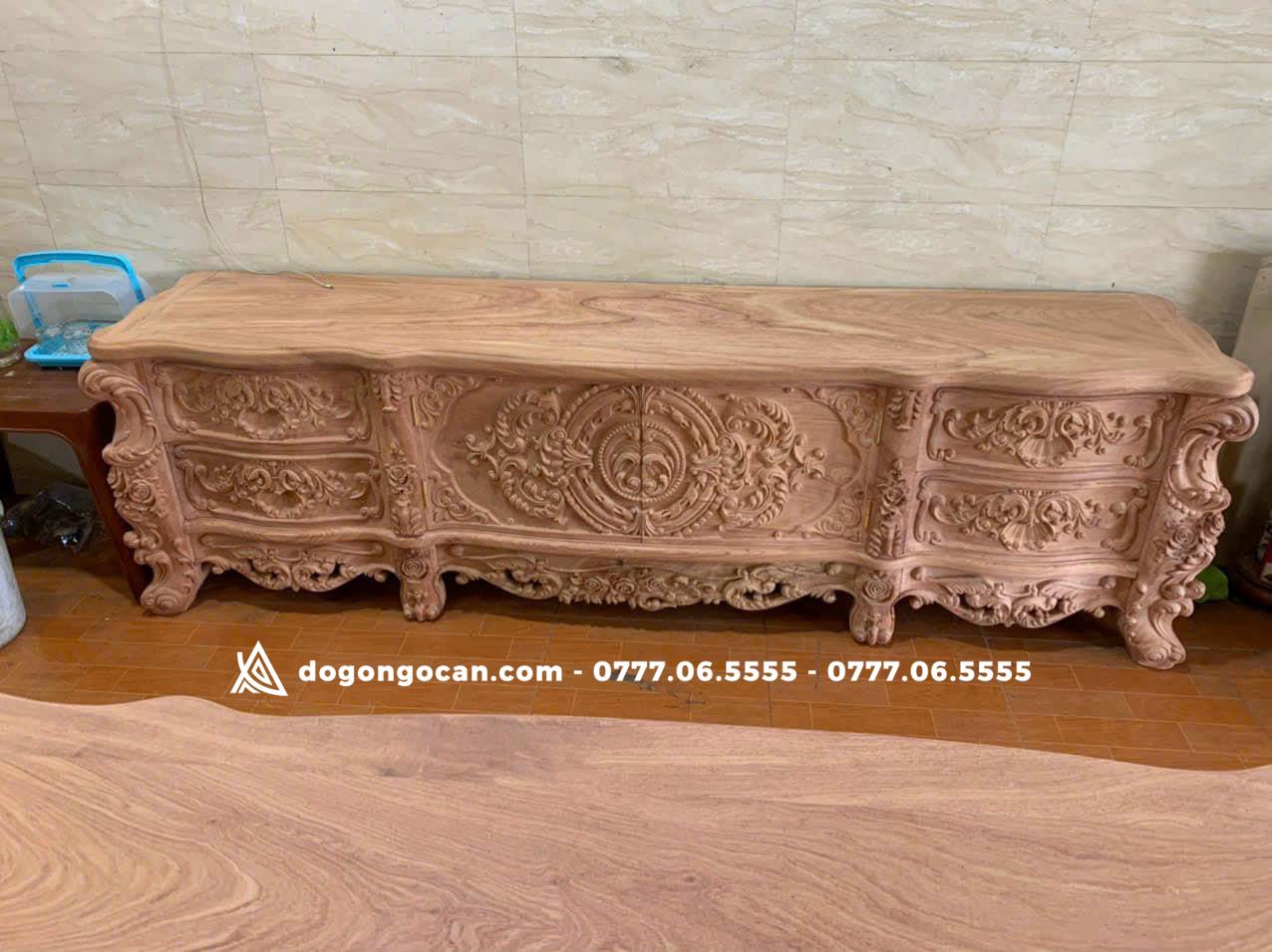 Kệ tivi hoàng gia gỗ hương nguyên khối dài 2m4 3 Kệ tivi hoàng gia gỗ hương nguyên khối dài 2m4