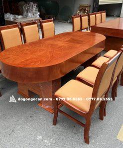 Bàn ăn bầu dục gỗ hương đá kèm 10 ghế bọc da nhập khẩu ( Anh Đông – Ninh Bình )