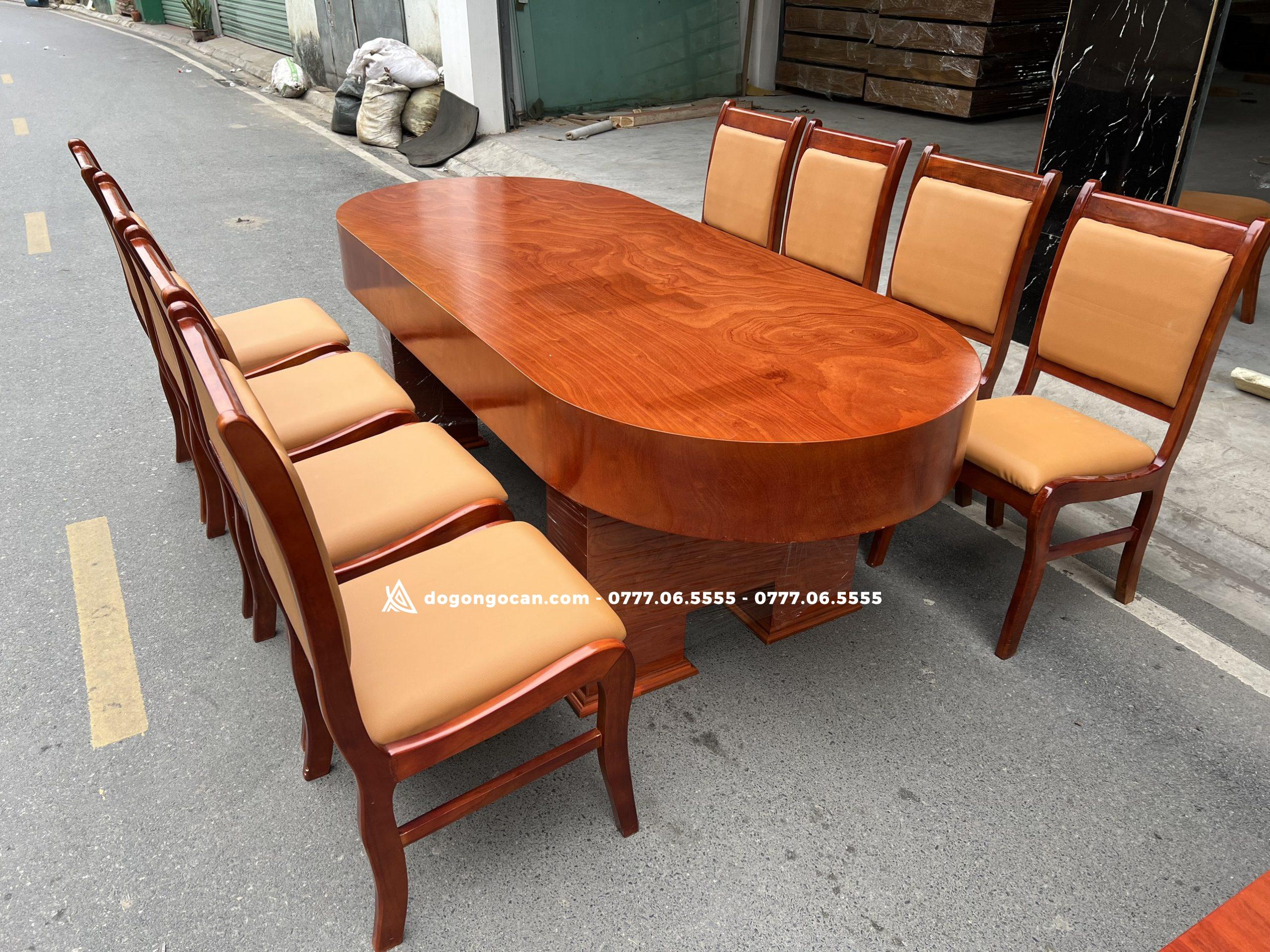 Bàn ăn bầu dục gỗ hương đá kèm 10 ghế bọc da nhập khẩu ( Anh Đông – Ninh Bình ) 4 Bàn ăn bầu dục gỗ hương đá kèm 10 ghế bọc da nhập khẩu ( Anh Đông – Ninh Bình )