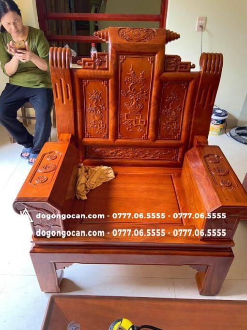 Bộ bàn ghế âu á hộp kiểu cuốn thư gỗ hương đá - Hình ảnh 2