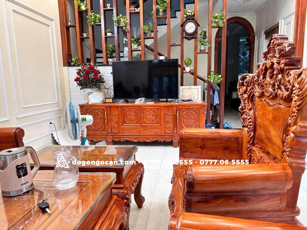 Bộ bàn ghế Hoàng Gia tân cổ điển tay liền khối chân 14 gỗ hương đá (Chú Minh, Vĩnh Phúc) 4 Bộ bàn ghế Hoàng Gia tân cổ điển tay liền khối chân 14 gỗ hương đá (Chú Minh, Vĩnh Phúc)