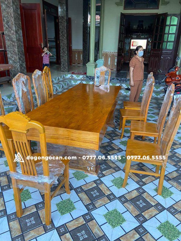 Bộ bàn ghế phòng ăn đóng hộp gỗ cẩm vàng kèm 10 ghế đơn 8 Bộ bàn ghế phòng ăn đóng hộp gỗ cẩm vàng kèm 10 ghế đơn