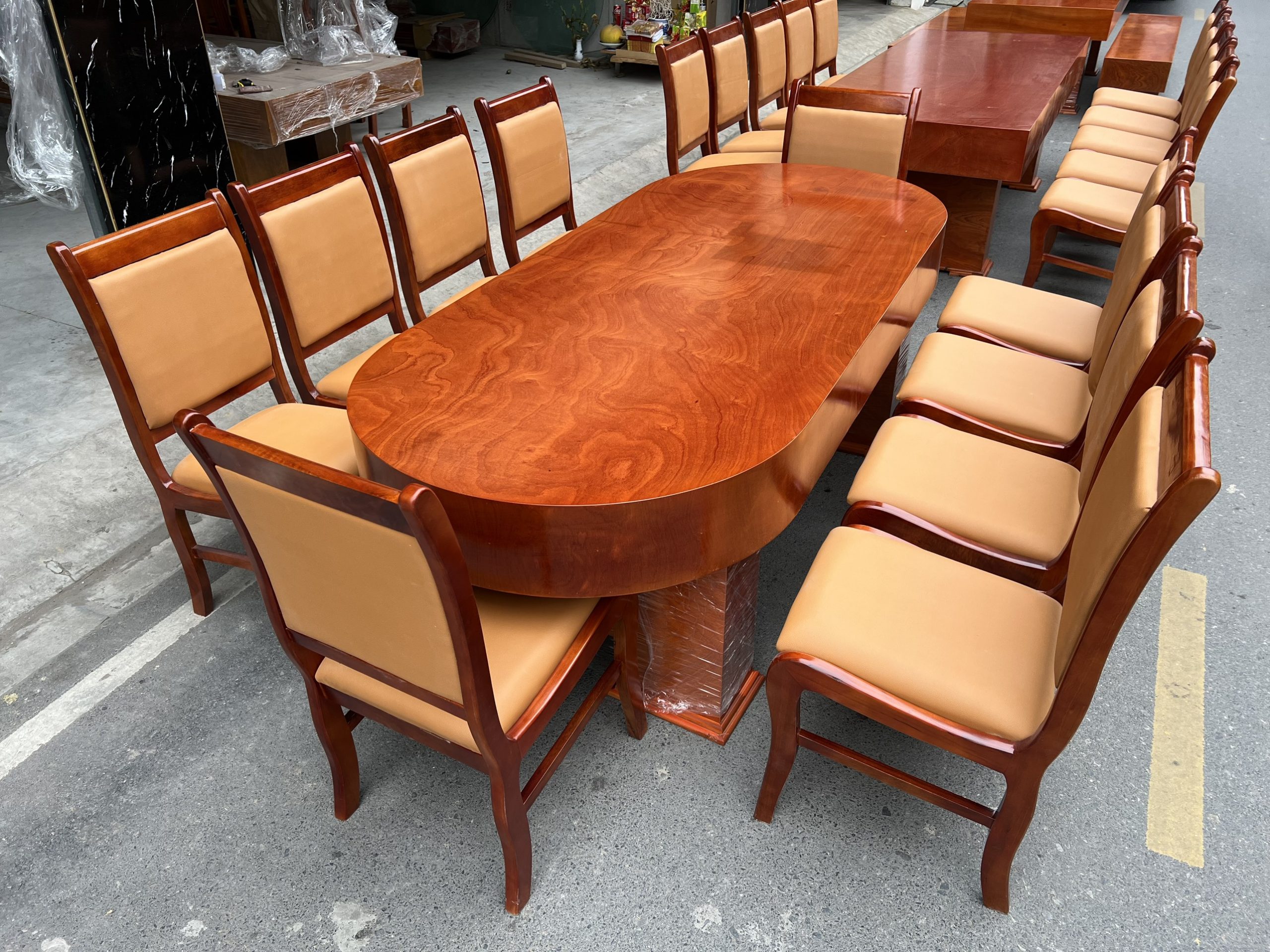 ban an bau duc go huong da kem 10 ghe boc da nhap khau anh dong ninh binh QUf9 scaled