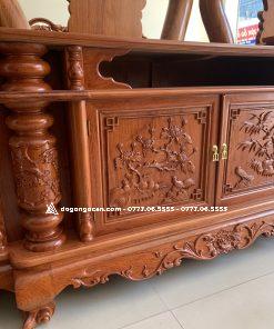 Kệ tivi phòng khách cột nho 2m4 gỗ hương đá nam phi